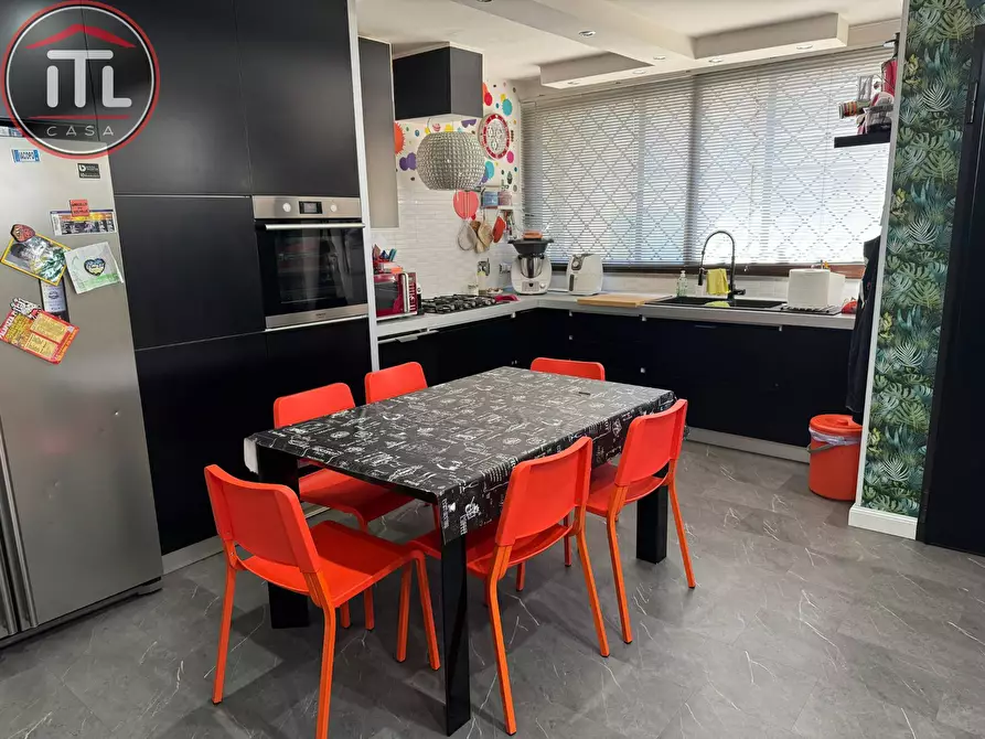 Immagine 6 di Appartamento in vendita  in Gavoi 12 a Roma