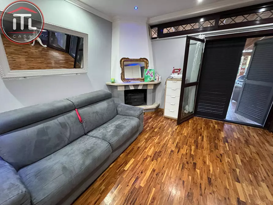 Immagine 11 di Villetta a schiera in vendita  in Via Mezzoldo 125 a Roma