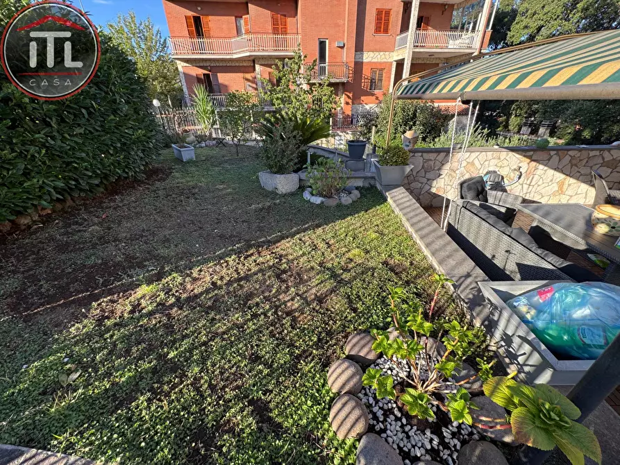 Immagine 16 di Villetta a schiera in vendita  in Via Mezzoldo 125 a Roma