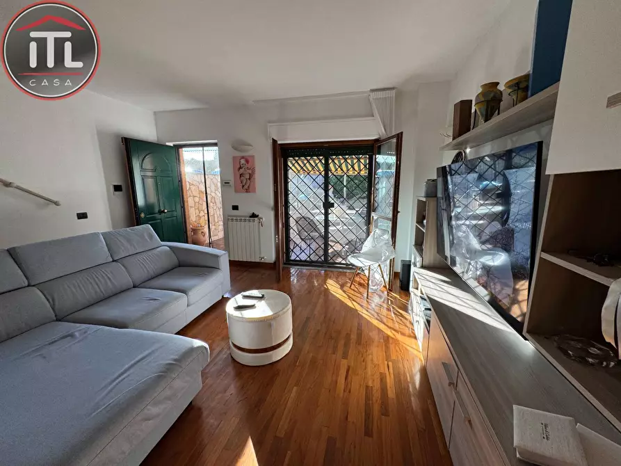 Immagine 20 di Villetta a schiera in vendita  in Via Mezzoldo 125 a Roma