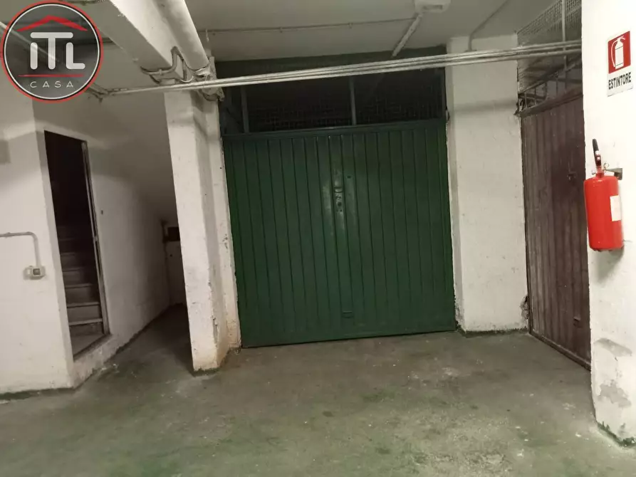 Immagine 3 di Box auto in affitto  in Via Dei Delfini 24 a Ladispoli