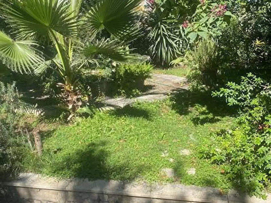 Immagine 3 di Villa in vendita  in Via Casal Lumbroso 60 a Roma