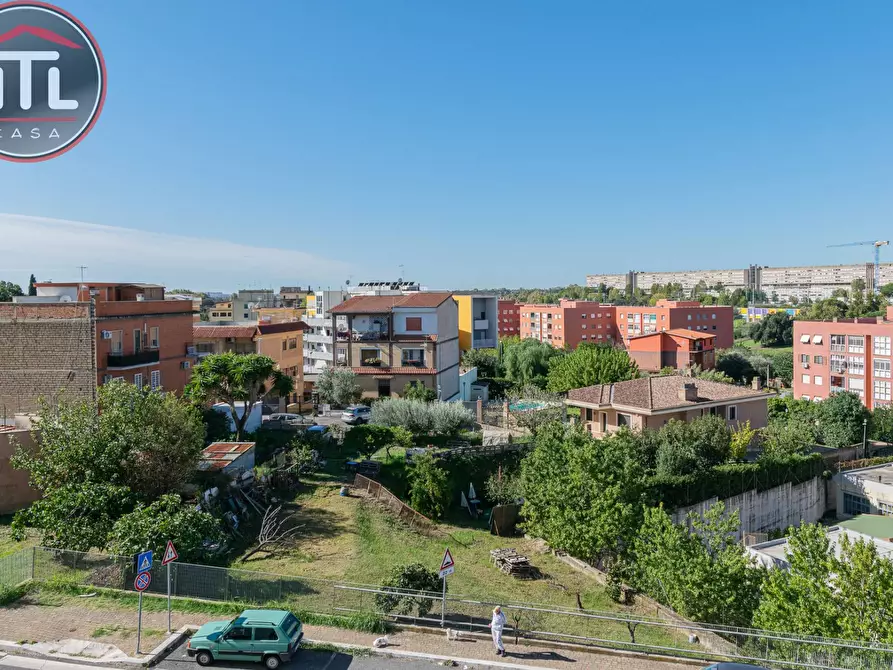 Immagine 3 di Attico in vendita  in VIA DEI TANI a Roma