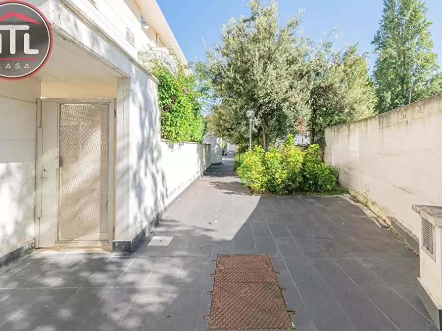 Immagine 21 di Attico in vendita  in VIA DEI TANI a Roma