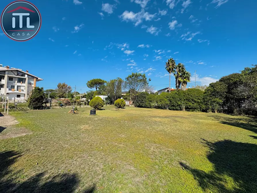 Immagine 4 di Terreno residenziale in vendita  in Via Bergolo 138 a Roma