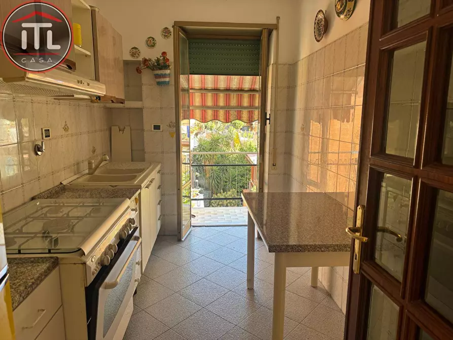 Immagine 4 di Appartamento in vendita  in Via Torrita Di Siena 25 a Roma