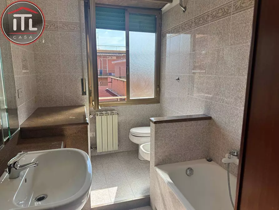 Immagine 8 di Appartamento in vendita  in Via Torrita Di Siena 25 a Roma