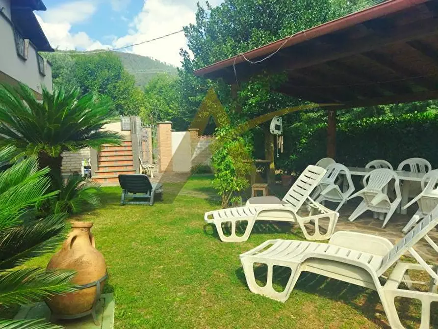 Immagine 1 di Casa semindipendente in vendita  in Via Fontana del Turano a Velletri