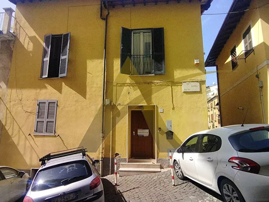 Immagine 1 di Appartamento in vendita  in piazza mazzini a Velletri