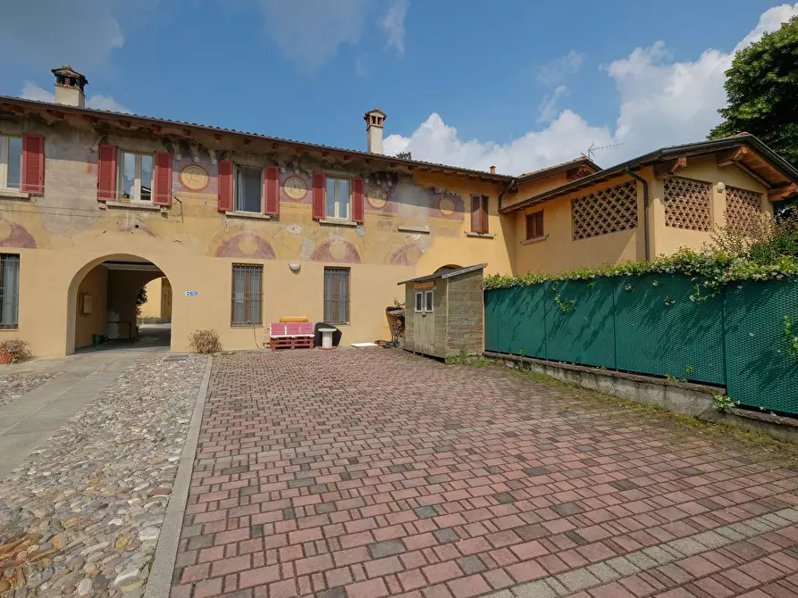 Immagine 21 di Locale commerciale in vendita  in Martinengo Colleoni 33 a Scanzorosciate