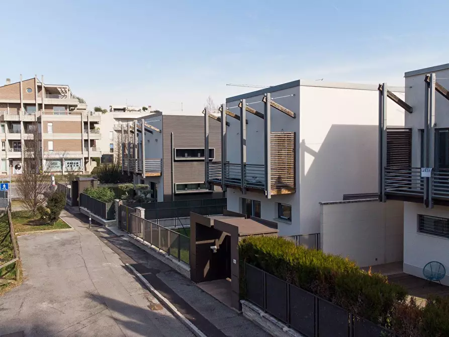 Immagine 3 di Villa in vendita  in KENNEDY 12 a Gorle