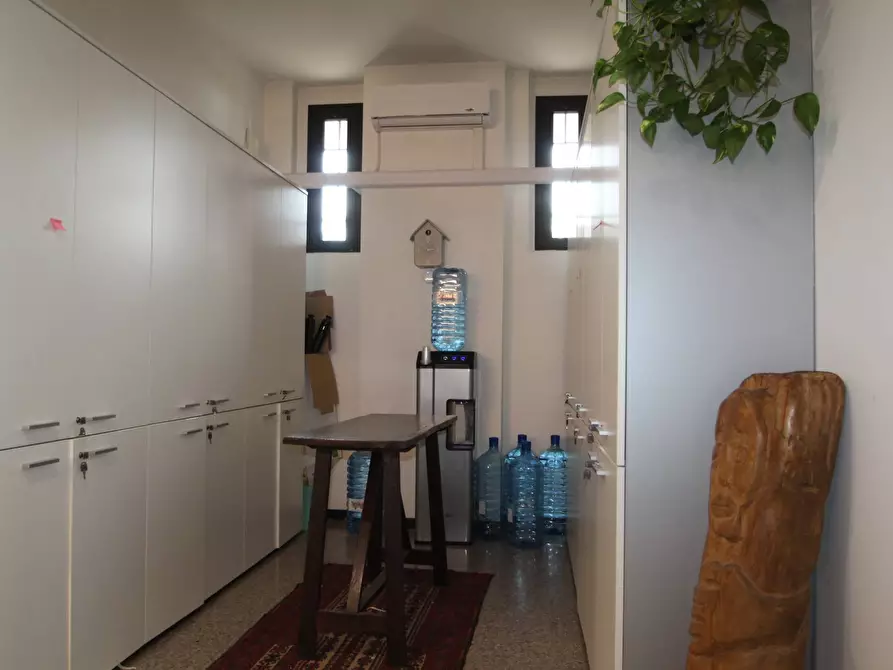 Immagine 8 di Ufficio in vendita  in Via Provinciale 41 a Alzano Lombardo