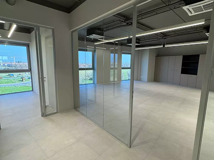 Immagine 2 di Ufficio in affitto  in Via Marco Biagi 95 a Arcene