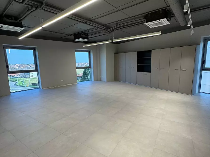 Immagine 3 di Ufficio in affitto  in Via Marco Biagi 95 a Arcene