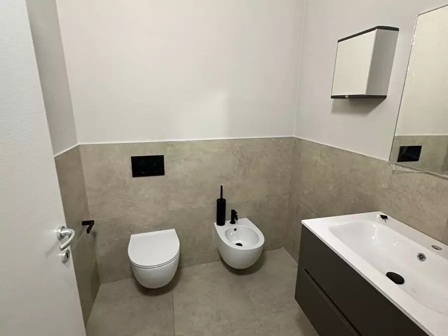 Immagine 5 di Ufficio in affitto  in Via Marco Biagi 95 a Arcene