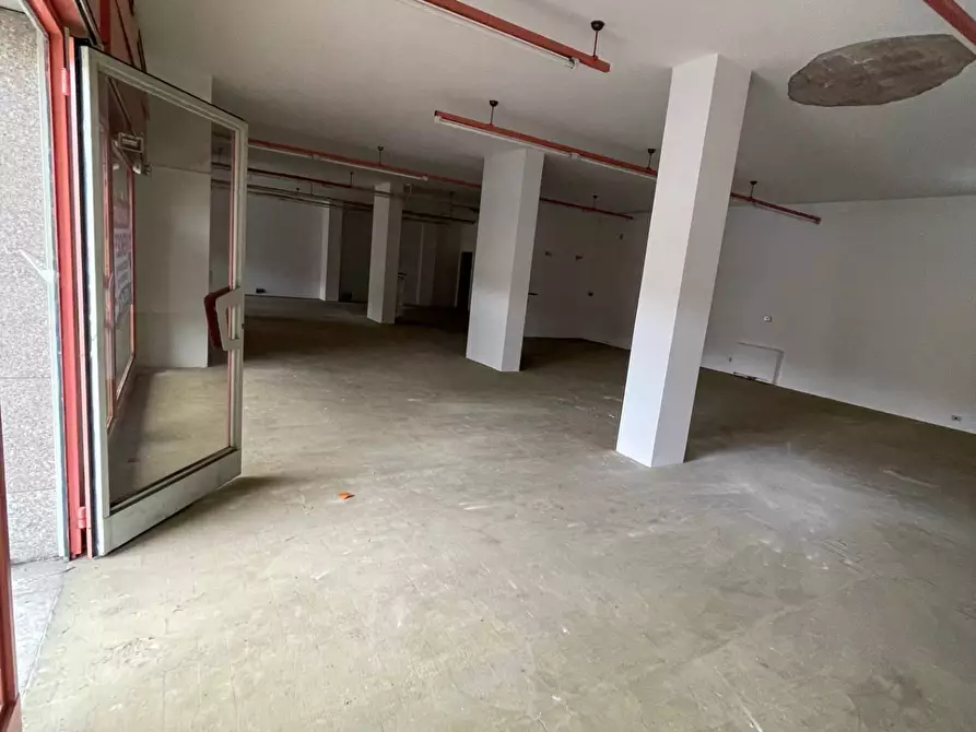 Immagine 5 di Locale commerciale in vendita  in Via Ponte Secco 10 a Ponteranica