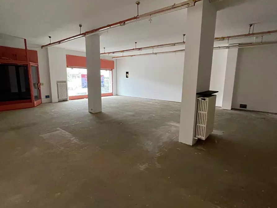 Immagine 9 di Locale commerciale in vendita  in Via Ponte Secco 10 a Ponteranica