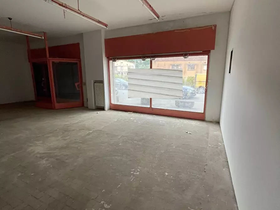 Immagine 11 di Locale commerciale in vendita  in Via Ponte Secco 10 a Ponteranica
