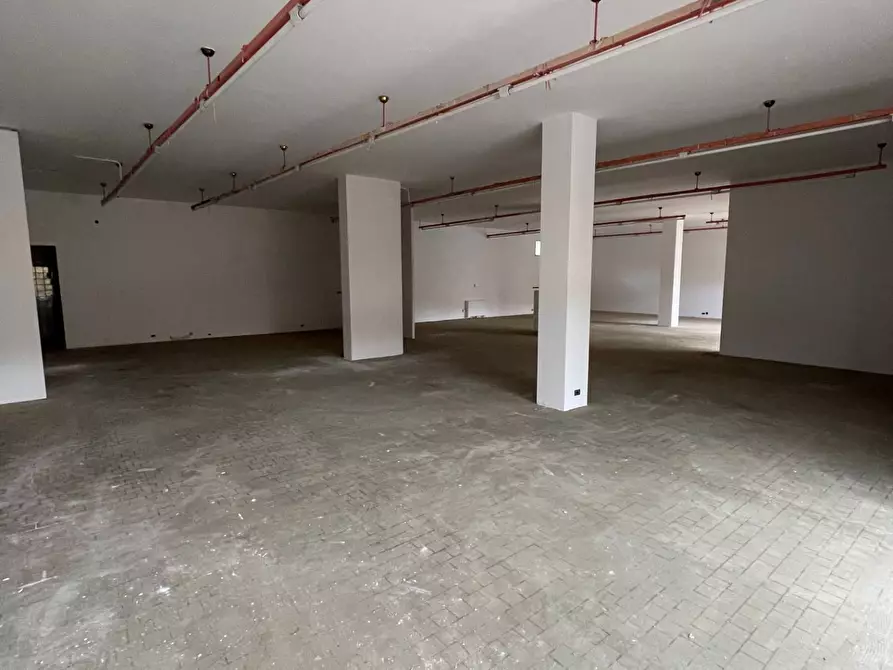 Immagine 12 di Locale commerciale in vendita  in Via Ponte Secco 10 a Ponteranica