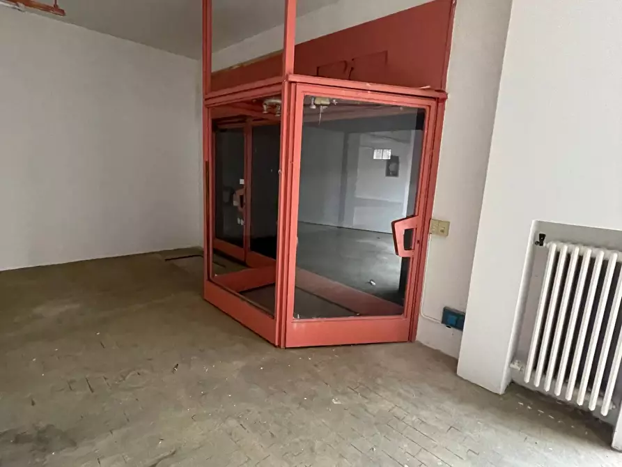 Immagine 14 di Locale commerciale in vendita  in Via Ponte Secco 10 a Ponteranica