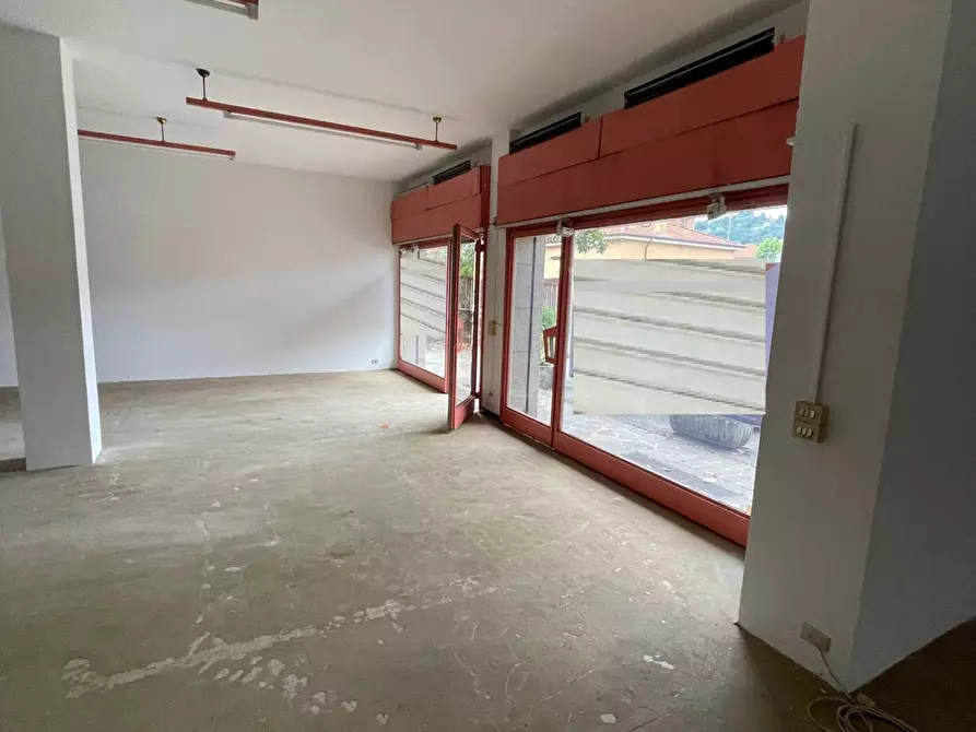 Immagine 15 di Locale commerciale in vendita  in Via Ponte Secco 10 a Ponteranica