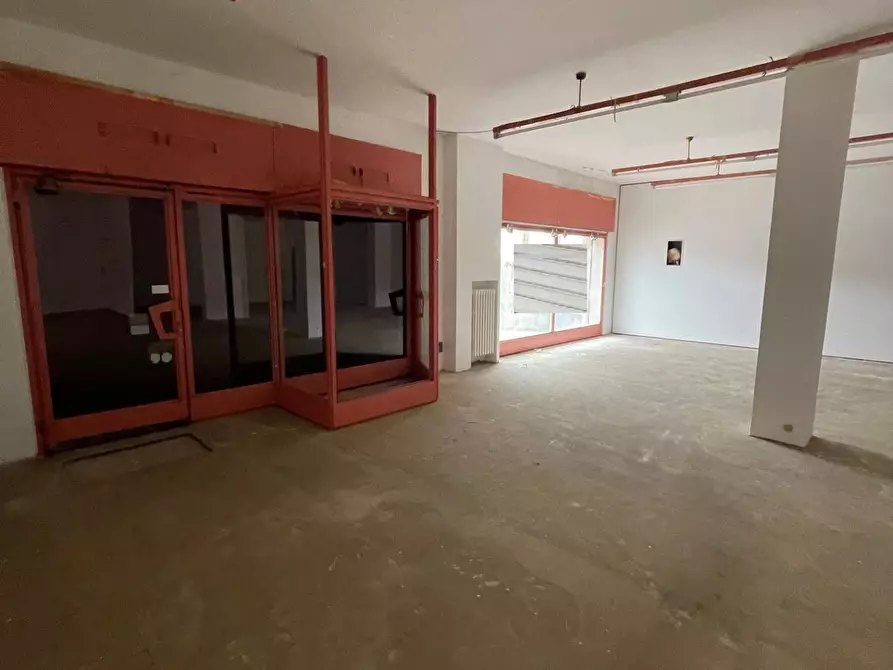 Immagine 16 di Locale commerciale in vendita  in Via Ponte Secco 10 a Ponteranica