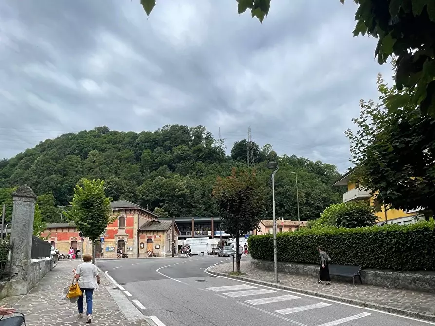 Immagine 8 di Ufficio in vendita  in Viale Roma 23 a San Giovanni Bianco