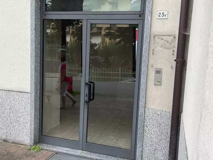 Immagine 10 di Ufficio in vendita  in Viale Roma 23 a San Giovanni Bianco