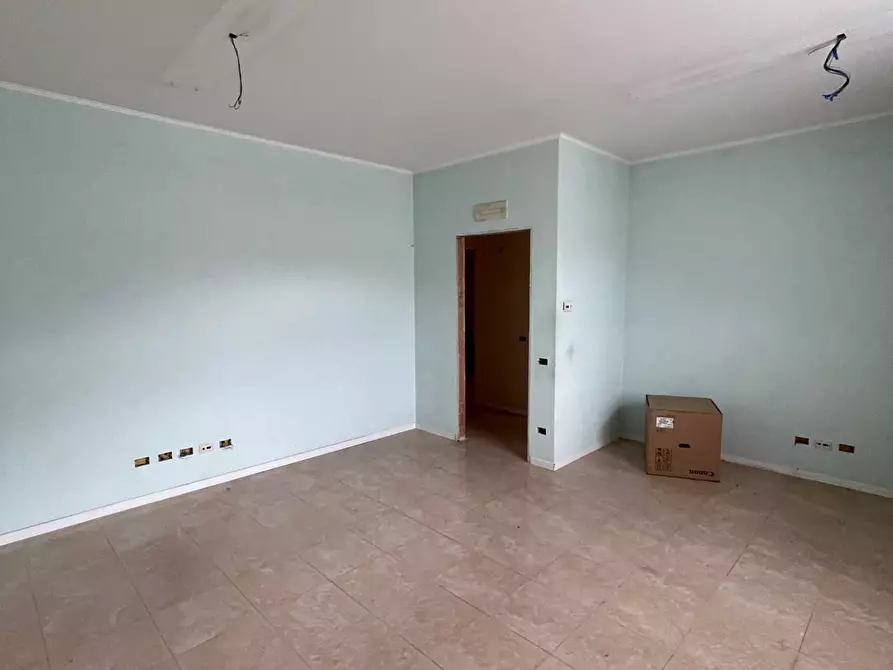 Immagine 14 di Ufficio in vendita  in Viale Roma 23 a San Giovanni Bianco