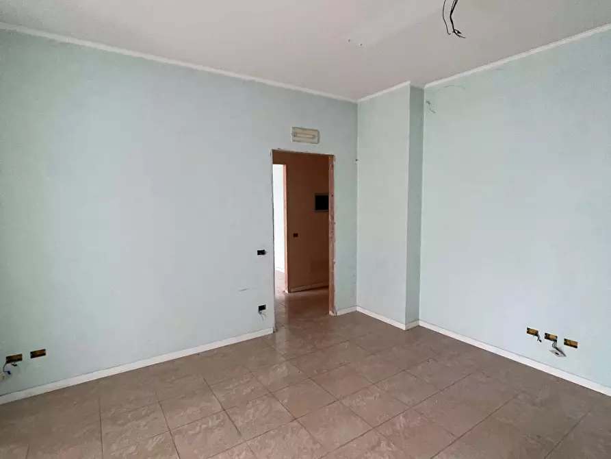 Immagine 13 di Ufficio in vendita  in Viale Roma 23 a San Giovanni Bianco