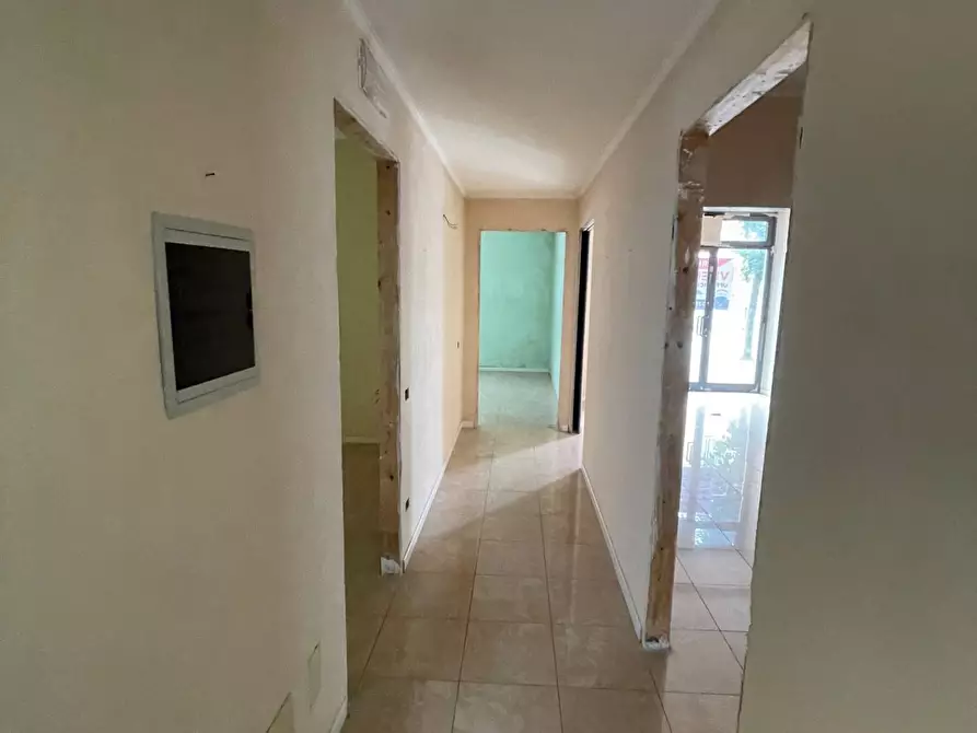 Immagine 17 di Ufficio in vendita  in Viale Roma 23 a San Giovanni Bianco