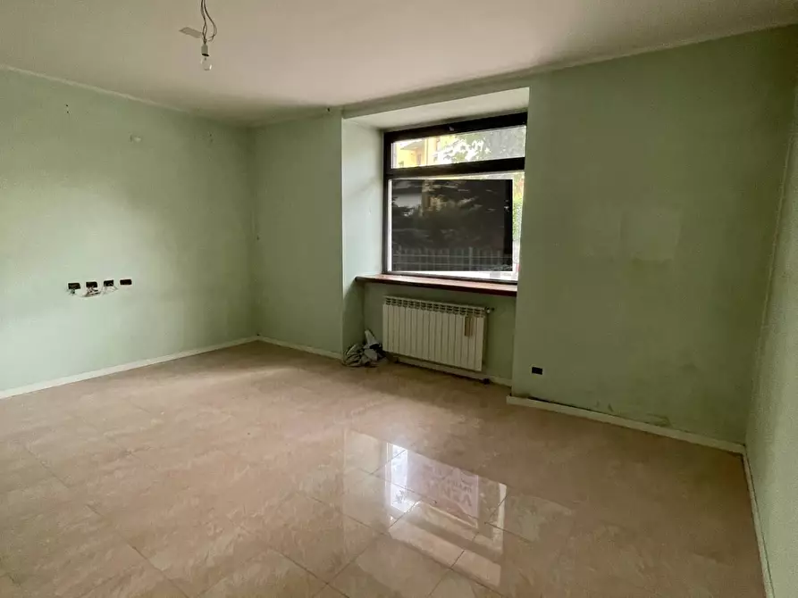 Immagine 18 di Ufficio in vendita  in Viale Roma 23 a San Giovanni Bianco