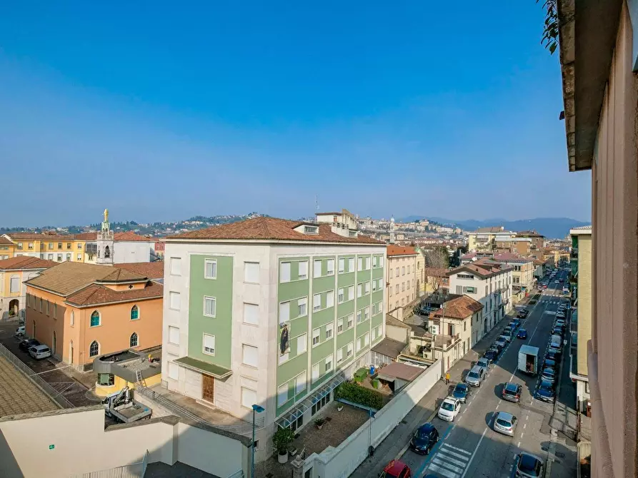 Immagine 5 di Appartamento in vendita  in Via Don Luigi Palazzolo 67 a Bergamo