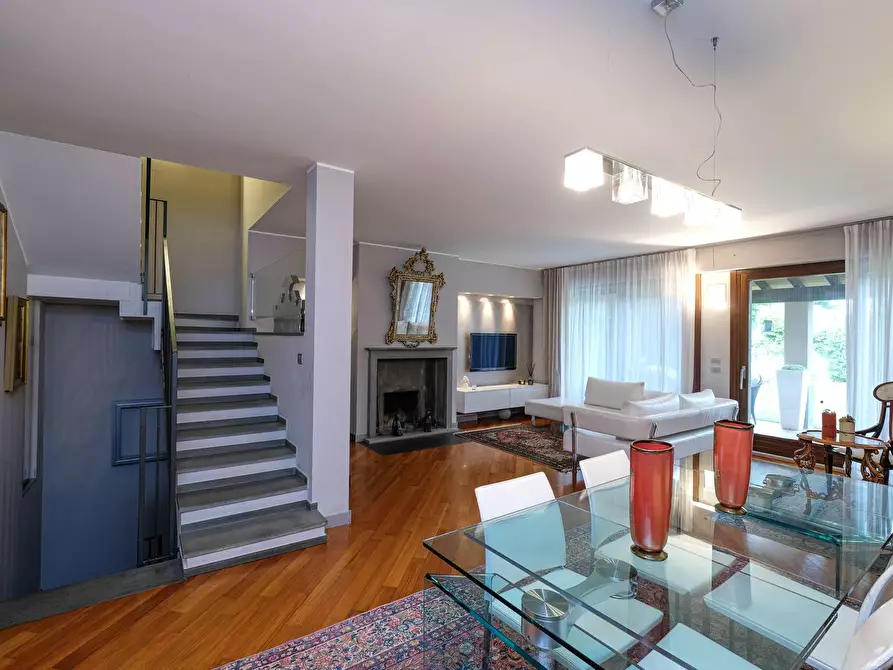 Immagine 3 di Villa in vendita  in Via Vicolo fiorito 4 a Treviolo