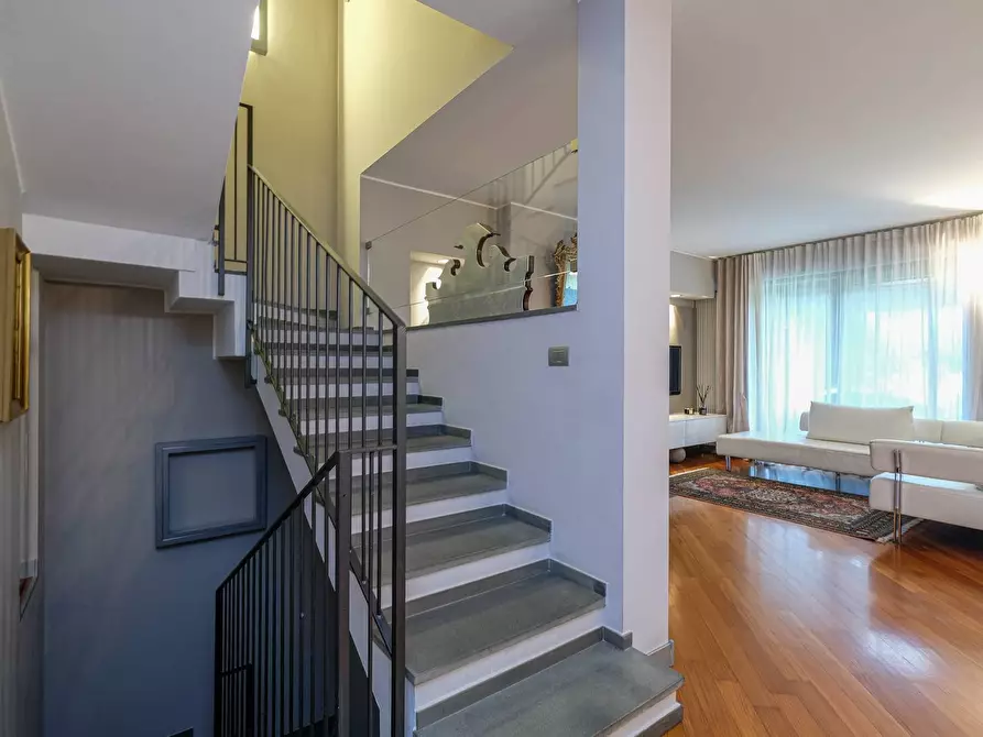 Immagine 5 di Villa in vendita  in Via Vicolo fiorito 4 a Treviolo