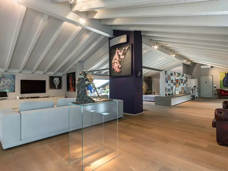 Immagine 13 di Loft/Open space in vendita  a Curno