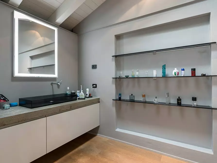 Immagine 31 di Loft/Open space in vendita  a Curno