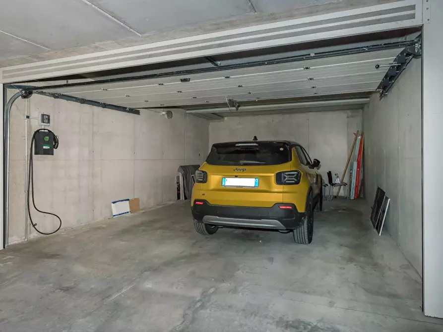 Immagine 40 di Loft/Open space in vendita  a Curno