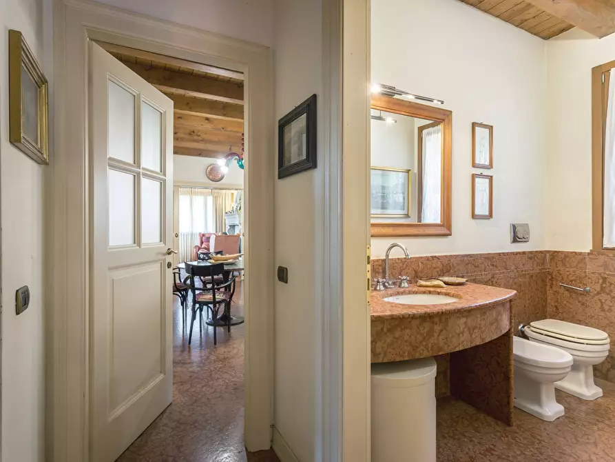 Immagine 5 di Villa in vendita  in Via Medolago a Scanzorosciate