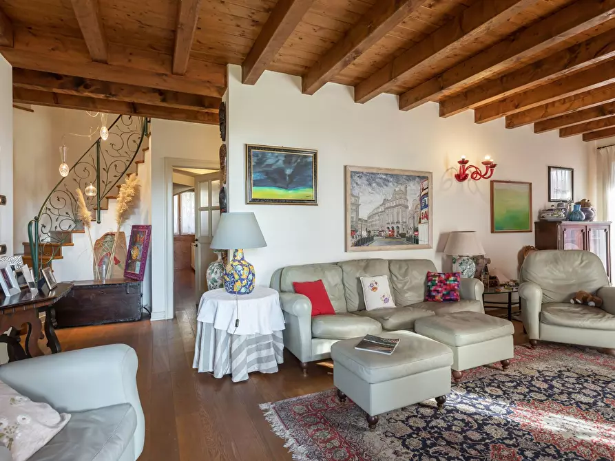Immagine 9 di Villa in vendita  in Via Medolago a Scanzorosciate