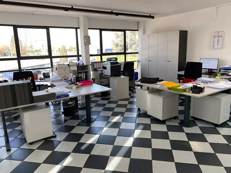 Immagine 12 di Capannone industriale in vendita  in via Sora a Capriate San Gervasio