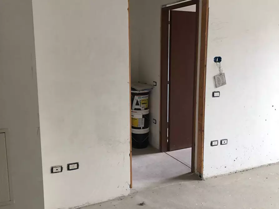 Immagine 7 di Appartamento in vendita  in via Eugenio Montale 13 a Roncello