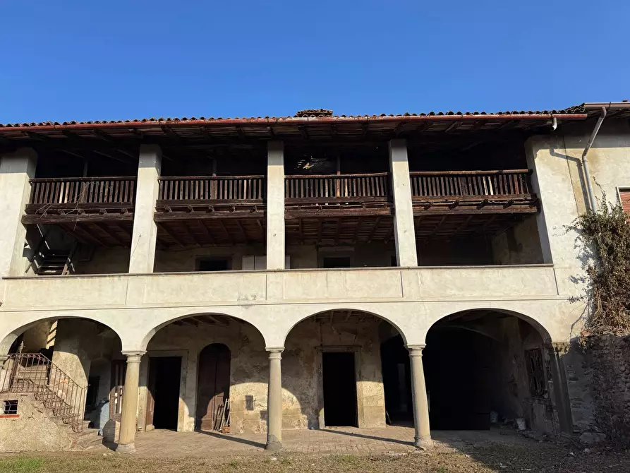 Immagine 18 di Rustico / casale in vendita  in Via Piave 3 a Almenno San Bartolomeo