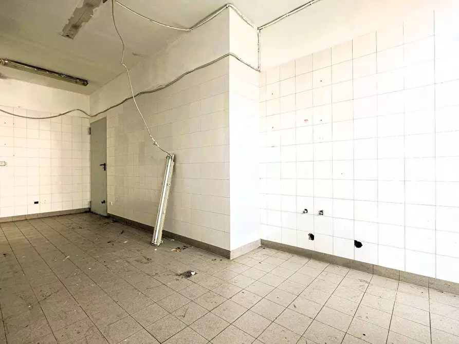 Immagine 19 di Locale commerciale in vendita  in VIA RAMPINELLI 1 a Almenno San Bartolomeo