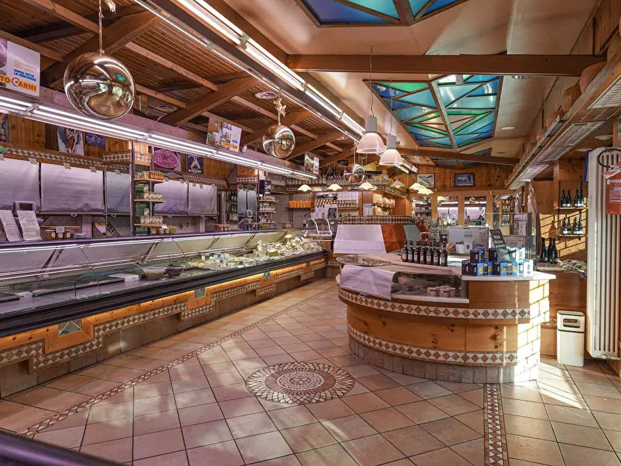 Immagine 4 di Negozio in vendita  in via Broseta 113-115 a Bergamo