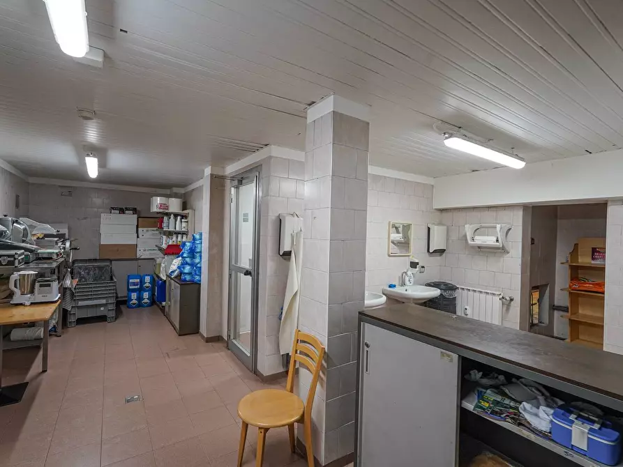 Immagine 27 di Negozio in vendita  in via Broseta 113-115 a Bergamo