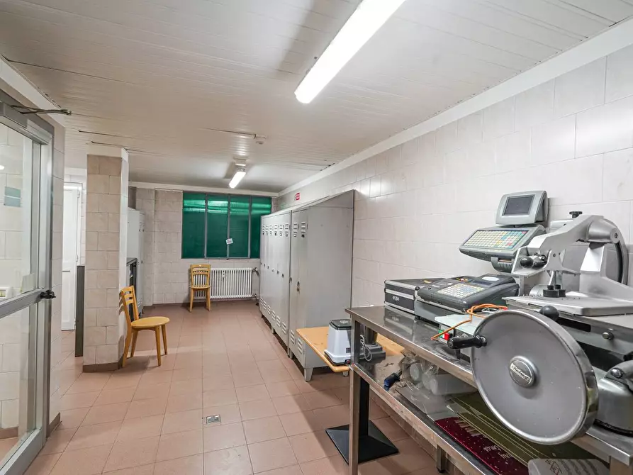 Immagine 28 di Negozio in vendita  in via Broseta 113-115 a Bergamo