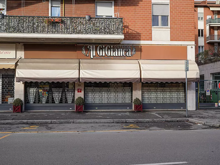 Immagine 42 di Negozio in vendita  in via Broseta 113-115 a Bergamo