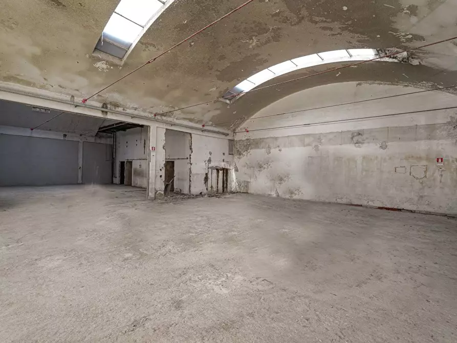 Immagine 8 di Capannone industriale in vendita  in Ferrari 75 a Vertova