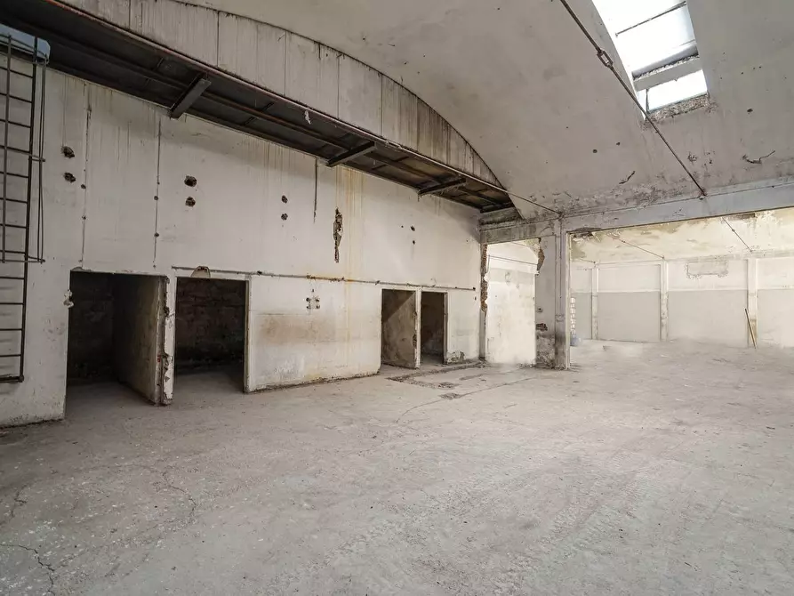 Immagine 11 di Capannone industriale in vendita  in Ferrari 75 a Vertova